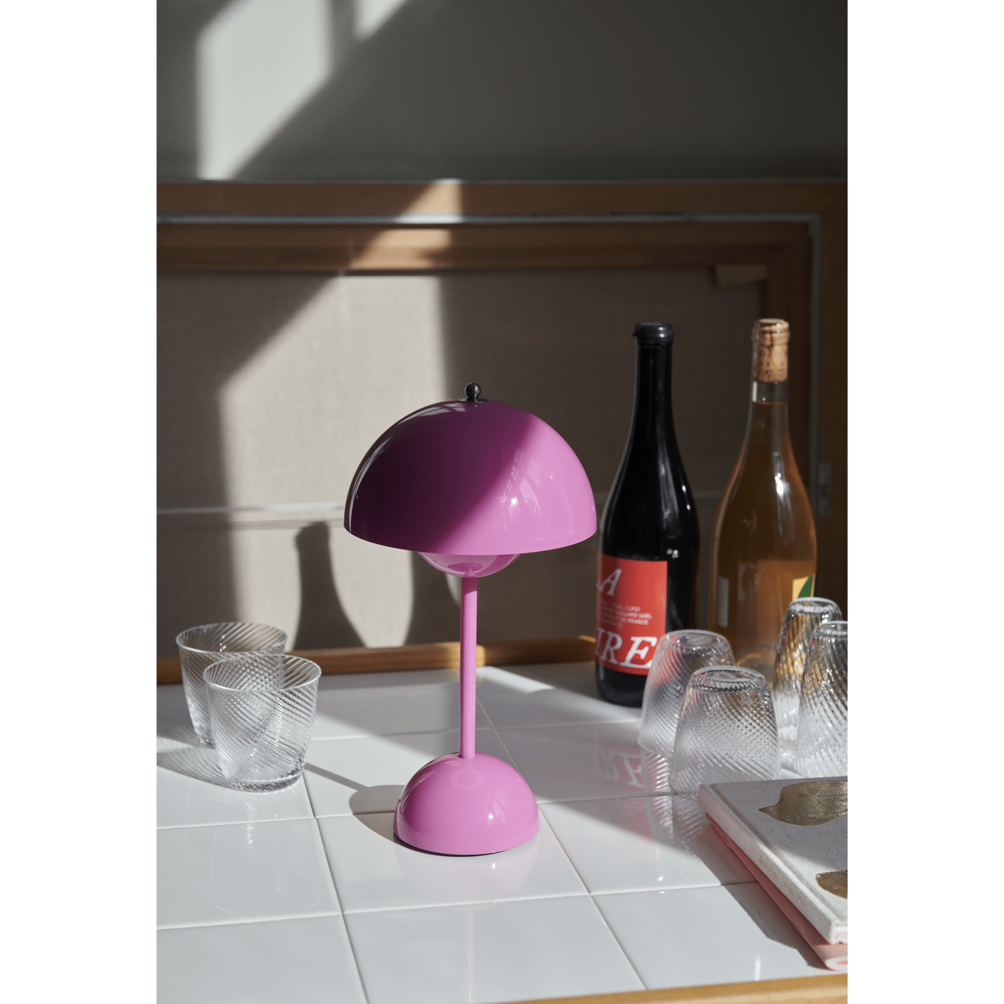 &TRADITION FLOWERPOT VP9 TANGY PINK MAGNET OPLADER PORTABLE BORDLAMPE - Billede 2