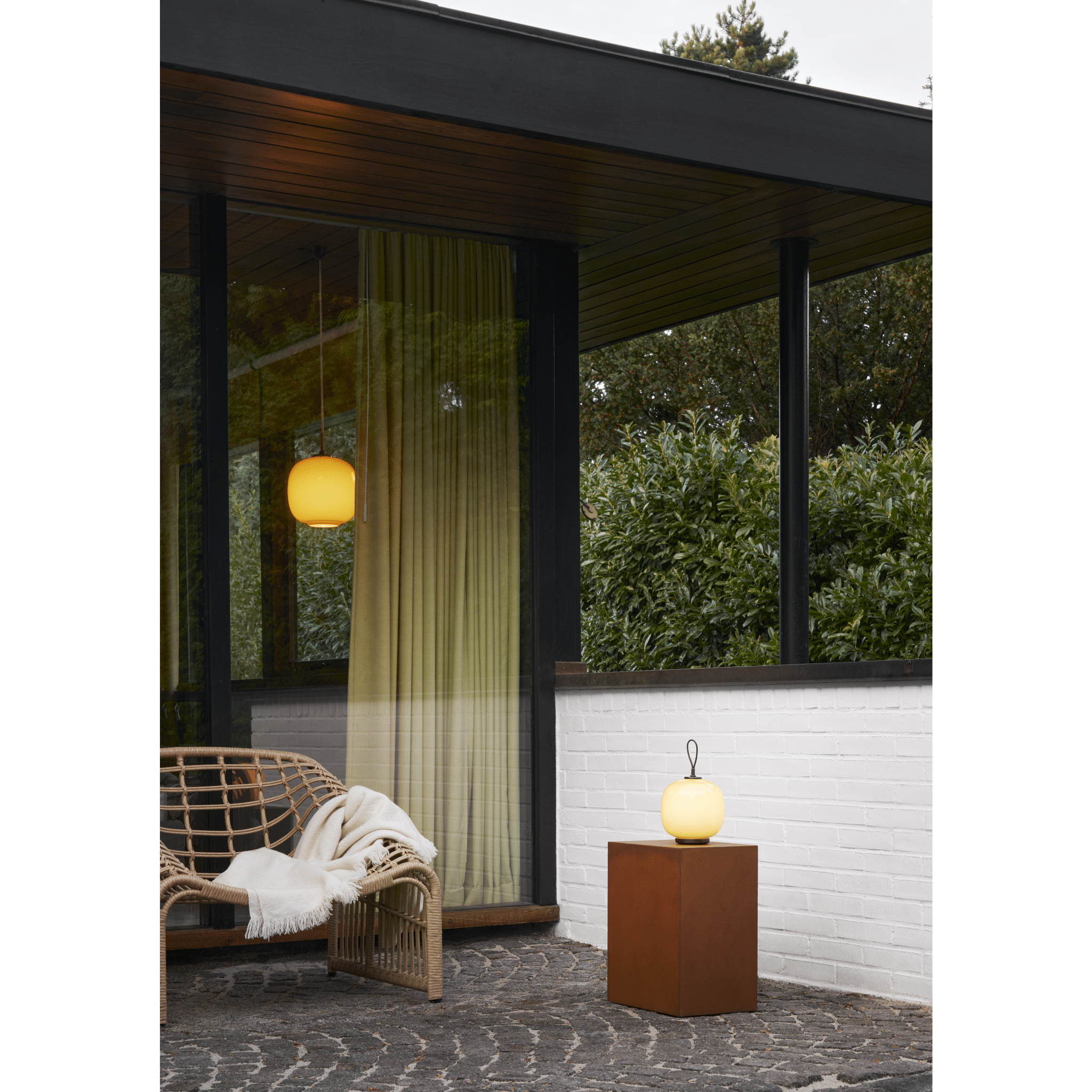 VL45 Radiohus Pale yellow